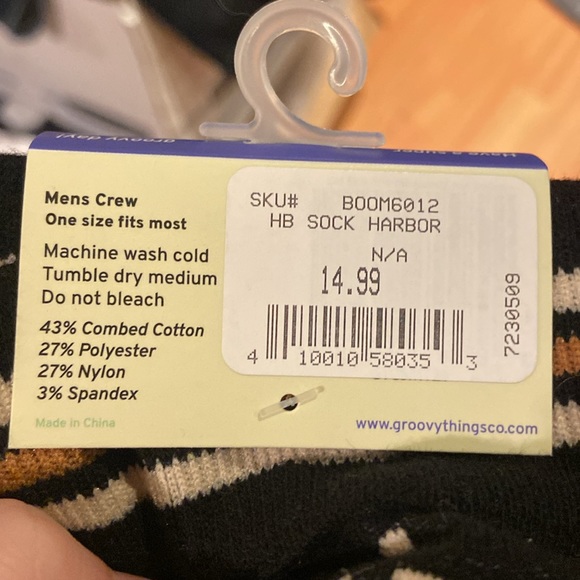 “Eat 💩 and Die” Raccoon Socks - Picture 5 of 5